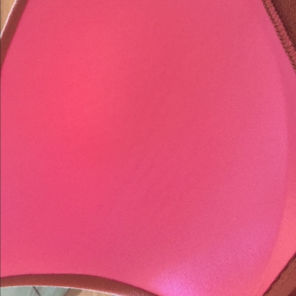 VS PINK Bra size 32C - Picture 10 of 10